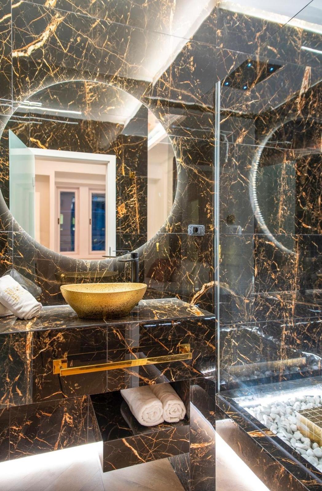 Vip Jacuzzi Luxury Apartment Budapest Bagian luar foto