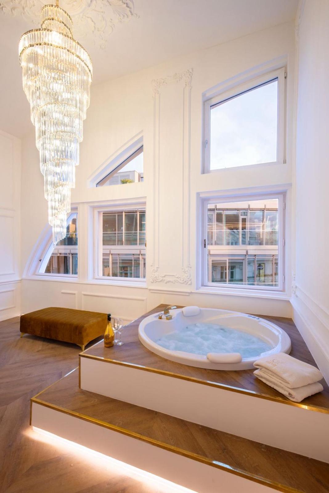 Vip Jacuzzi Luxury Apartment Budapest Bagian luar foto